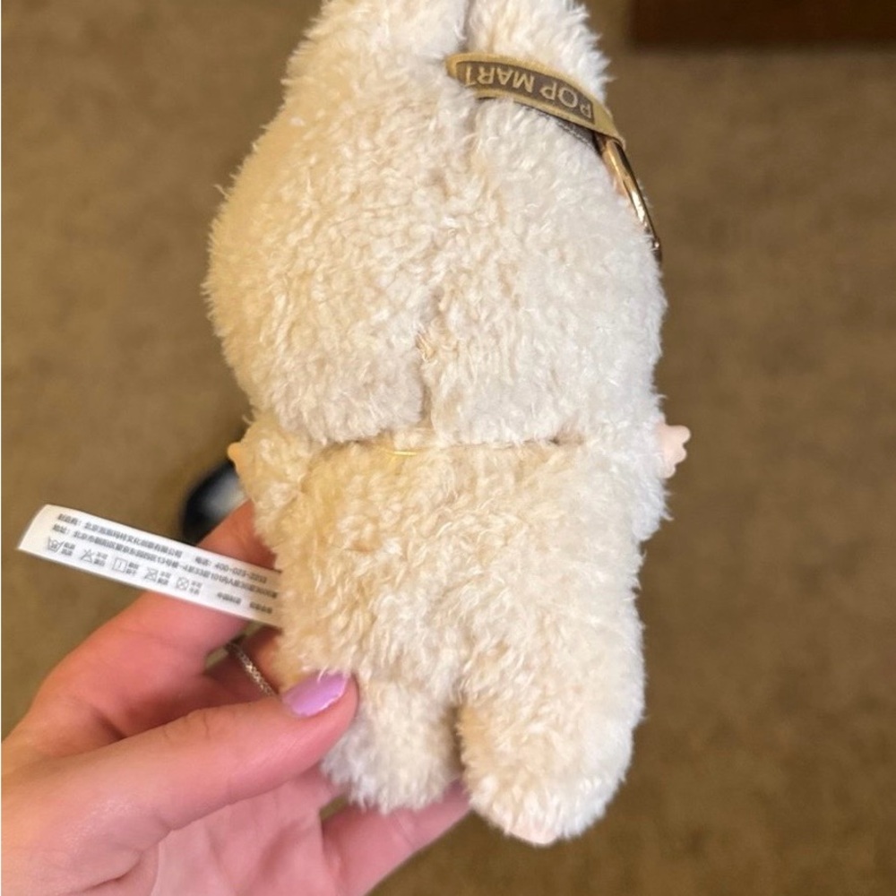 Labubu - Picture 2 of 2